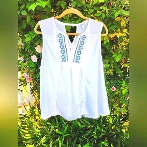 Lucky Brand White Lightweight Cotton Sleeveless Top